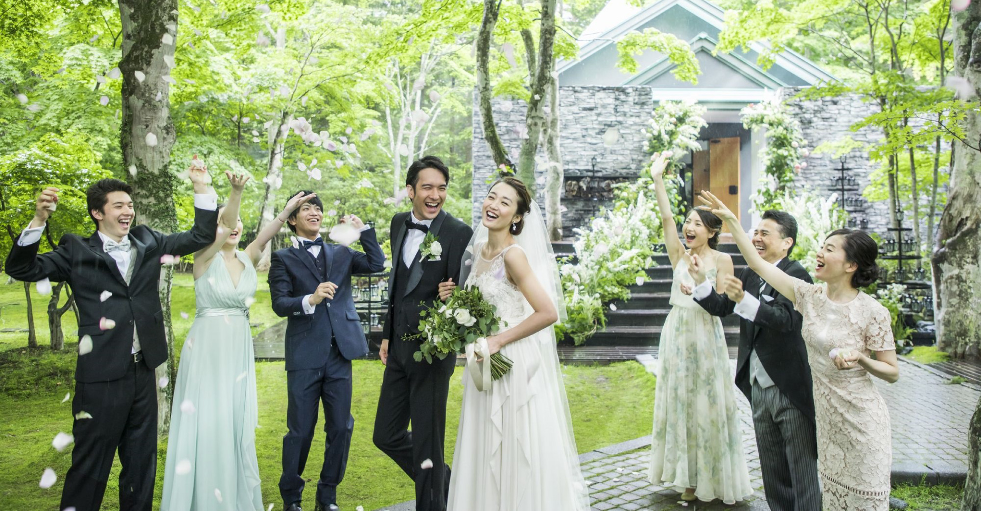 軽井沢でのリゾート挙式・結婚式・ウェディング・ブライダルの結婚式場選びなら「ブライダル図書館 軽井沢店」まで!軽井沢で素敵なウェディングを。 軽井沢でのリゾート挙式・結婚式・ウェディング・ブライダルの結婚式場選びなら「ブライダル図書館 軽井沢店」まで!軽井沢で素敵なウェディングを。