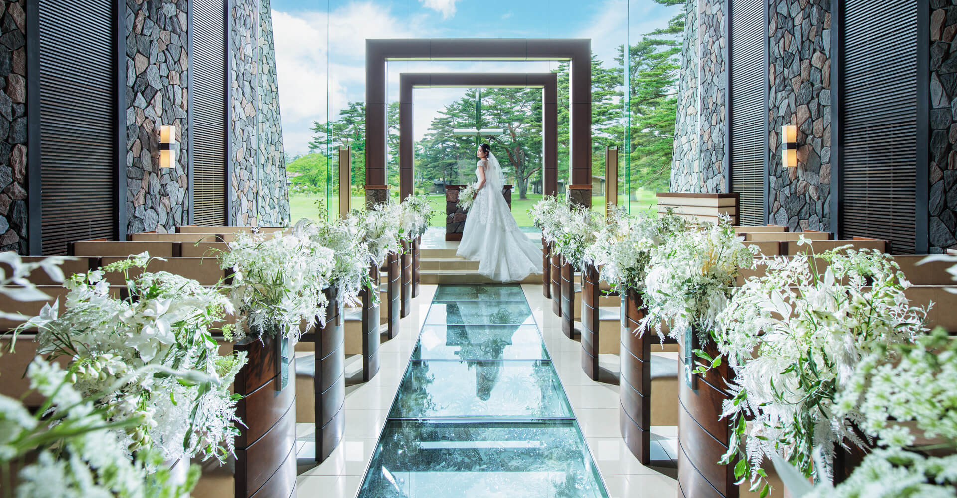 軽井沢でのリゾート挙式・結婚式・ウェディング・ブライダルの結婚式場選びなら「ブライダル図書館 軽井沢店」まで!軽井沢で素敵なウェディングを。 軽井沢でのリゾート挙式・結婚式・ウェディング・ブライダルの結婚式場選びなら「ブライダル図書館 軽井沢店」まで!軽井沢で素敵なウェディングを。